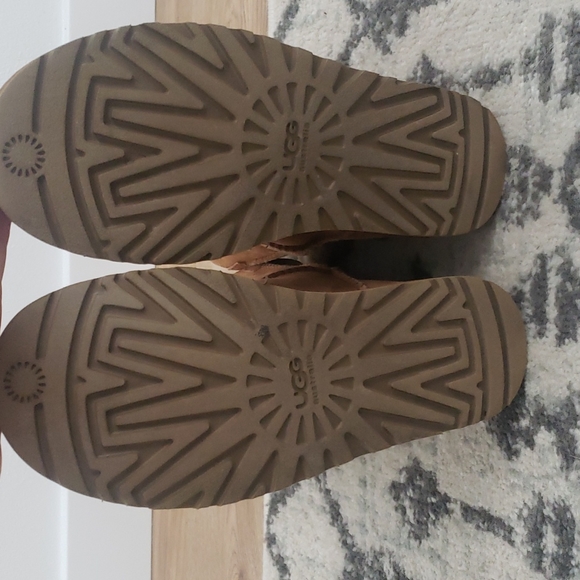 UGG Women's Bailey Button II Boot chestnut brown - Picture 8 of 8